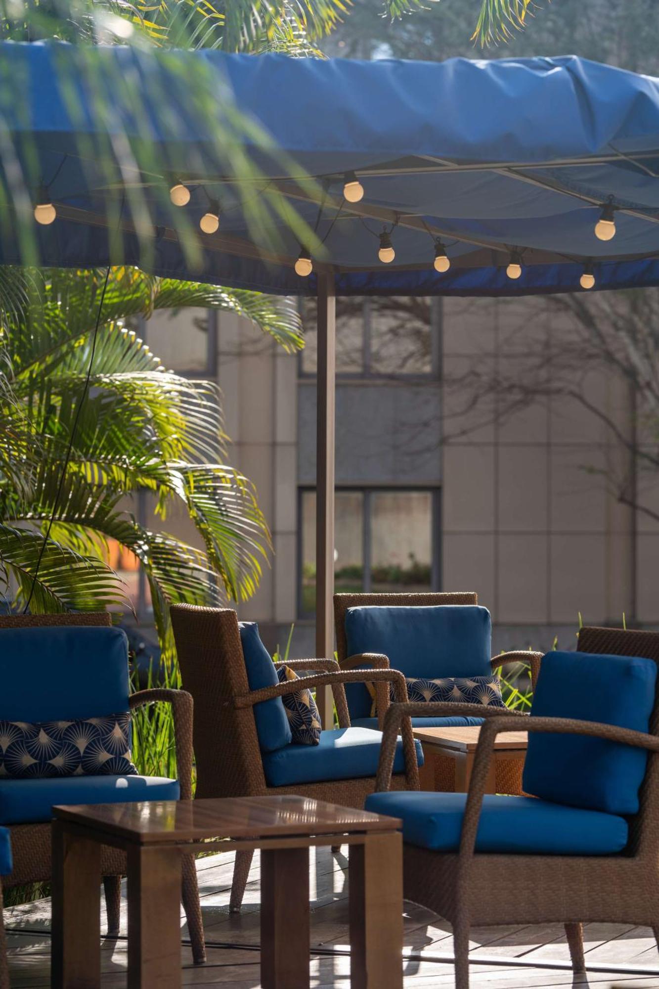 Radisson Blu Hotel Lusaka Bagian luar foto The Terrace